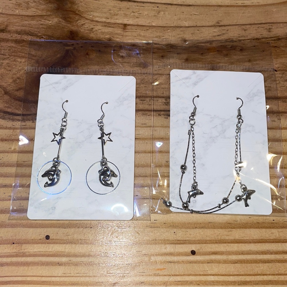 ‼️SALE ‼️ 2 stainless steel dolphins 🐬 eardrops